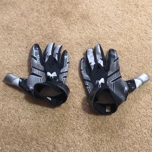 Under Armour Black Football Gloves